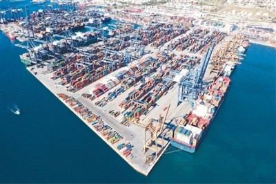中国对外投资量质齐升 2020年中国对外直接投资流量规模跃居全球第一