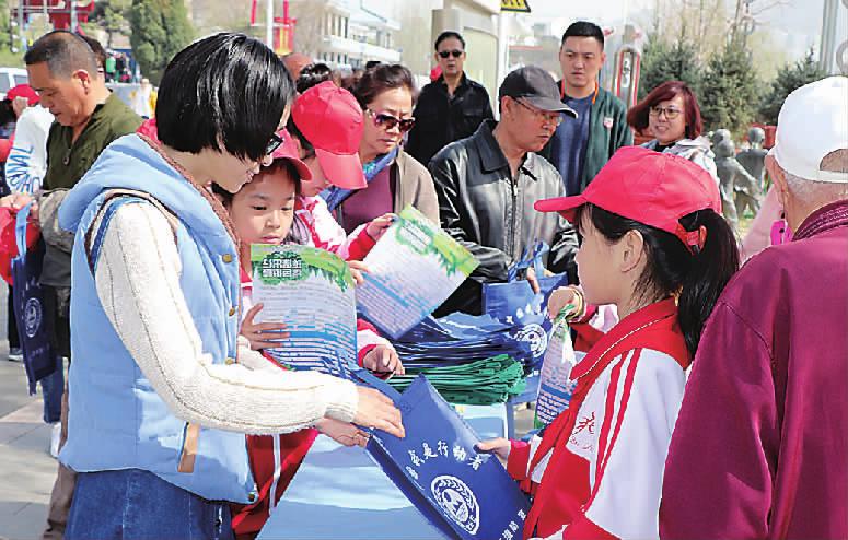 在冬奥志愿服务工作中展现新时代中国青年的良好风貌