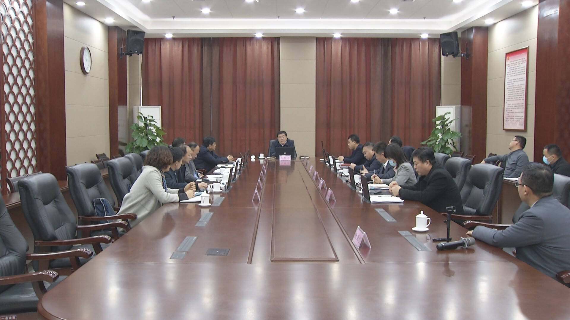 东昌府区委理论学习中心组举行第十五次集体学习研讨