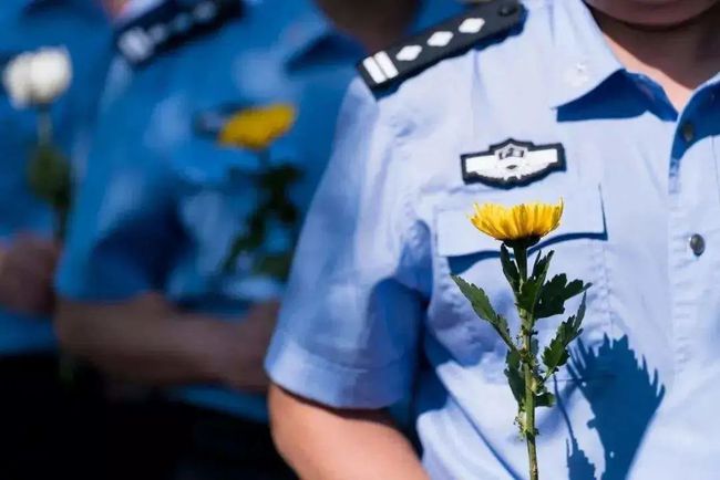 2021年261名公安民警131名辅警因公牺牲