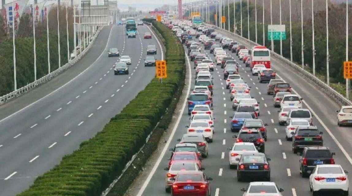 交通运输部：春节假期小客车高速公路免费通行