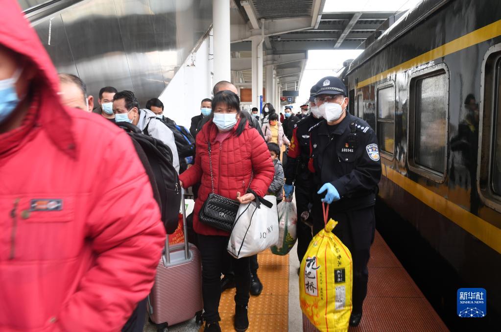 各地交通运输部门针对返校开学优化出行服务
