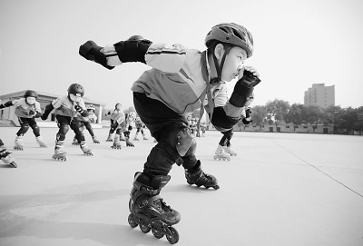看！那冰雪上的少年