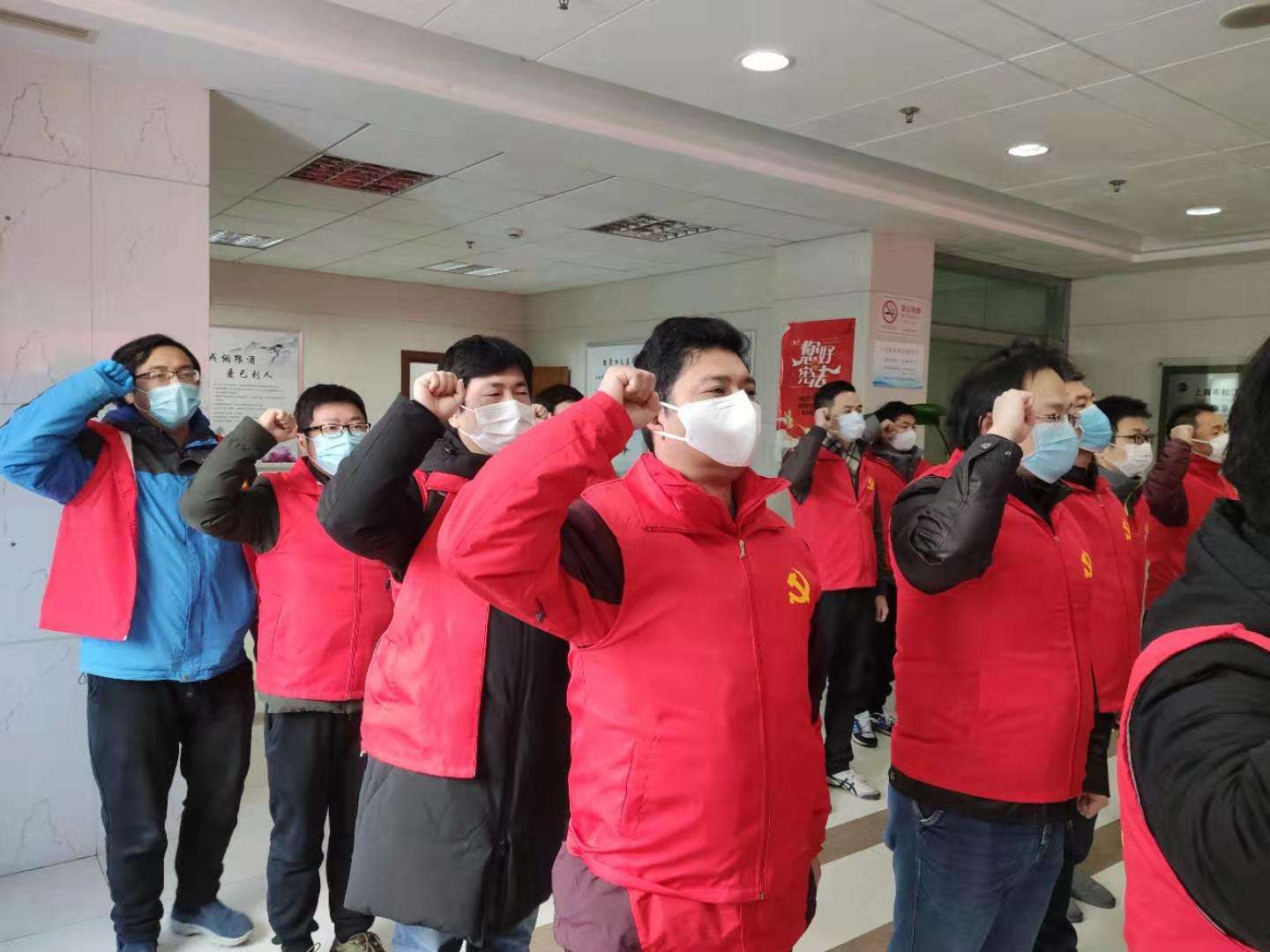 黑龙江2.6万余名青年志愿者参与疫情防控工作：用志愿服务融入一座城
