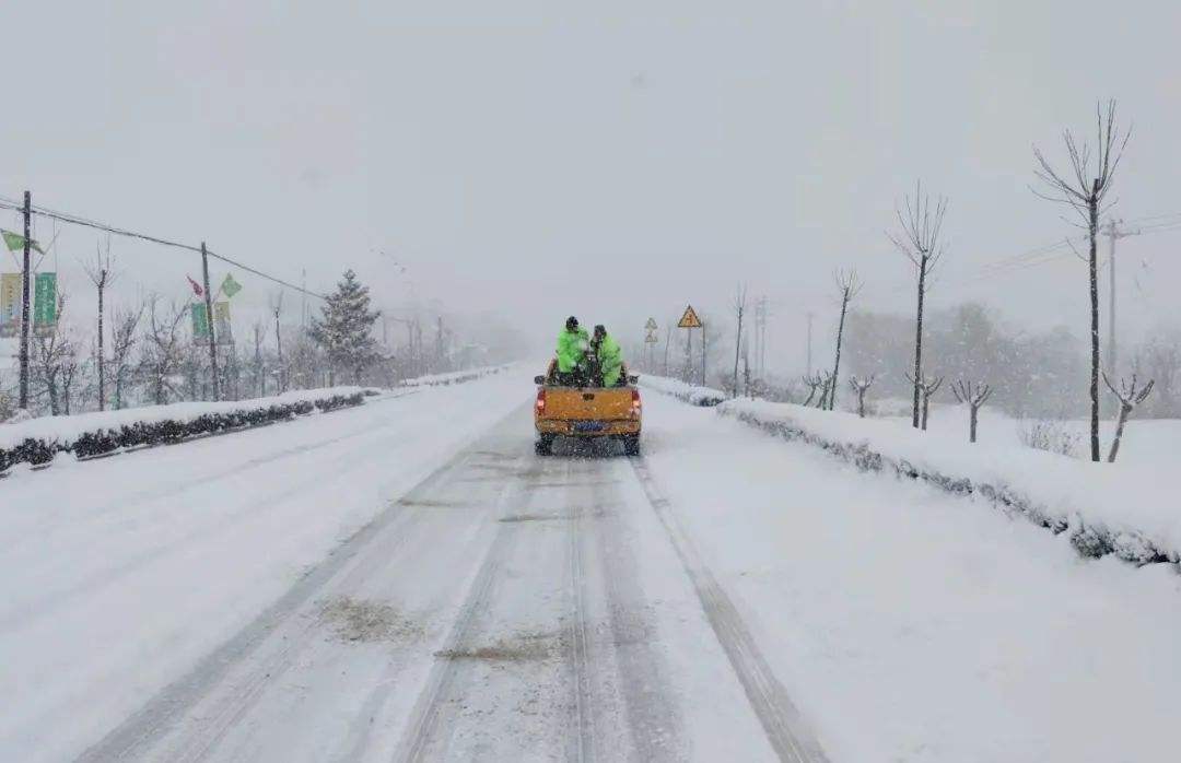 交通运输部：受降雪及路面结冰影响 46条高速57个路段公路封闭