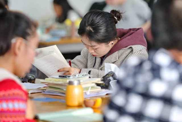 考研国家线普遍大幅上涨，专家建言应全面评估考生研究能力