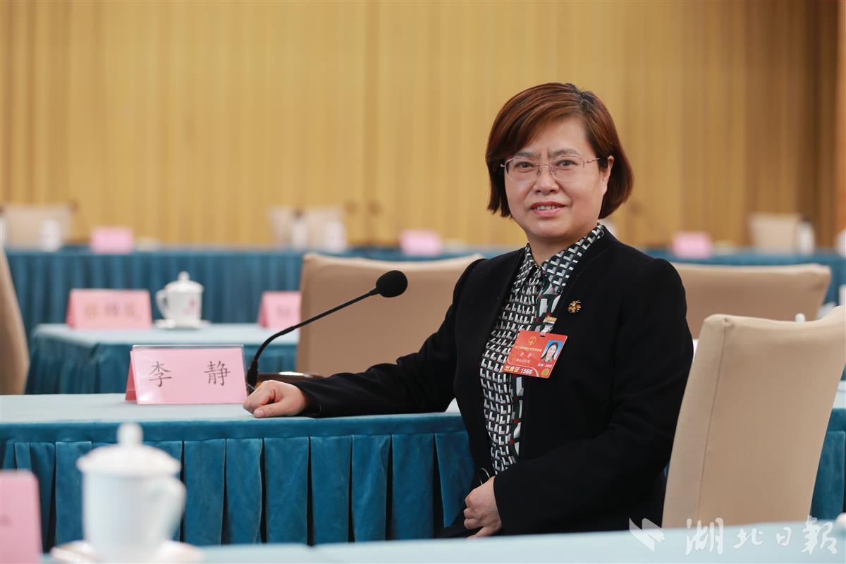 李静代表：做好家庭教育工作 健全协同育人机制
