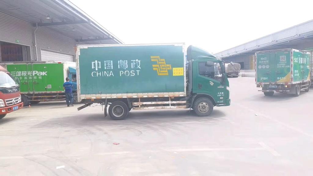 上海全力以赴“保供应”