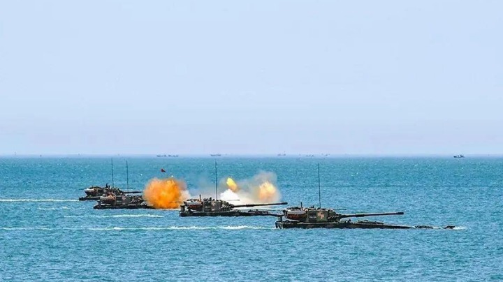 来！一起走进初夏火热练兵场