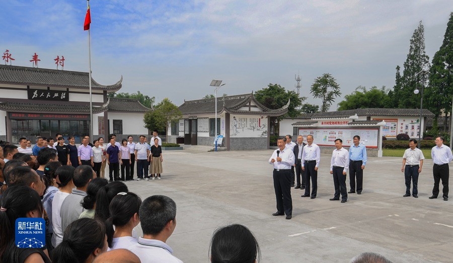 习近平在四川考察时强调 深入贯彻新发展理念主动融入新发展格局 在新的征程上奋力谱写四川发展新篇章