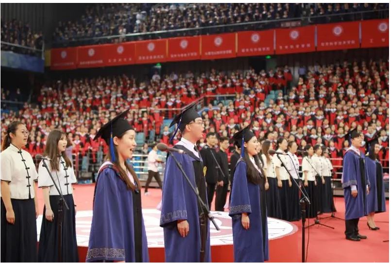 一批又一批北大毕业生以人生选择回答时代之问：向下扎根 向上生长