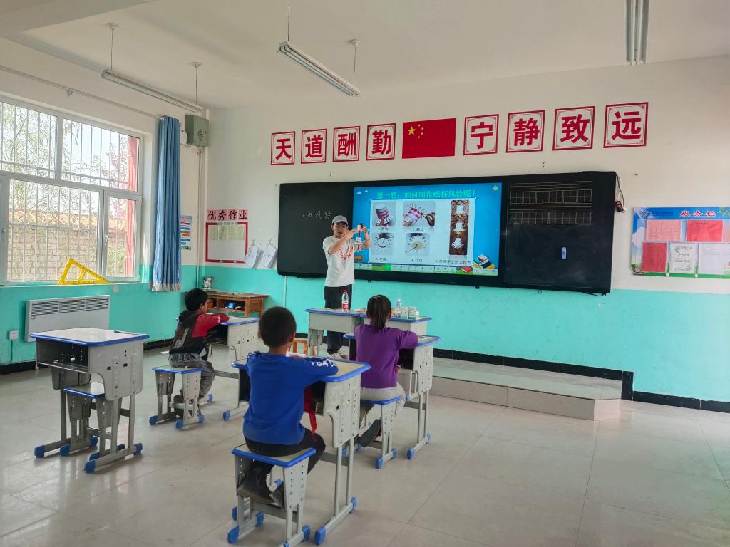 奋进新征程 建功新时代·我们的新时代丨宁夏走教老师：播下美好的种子