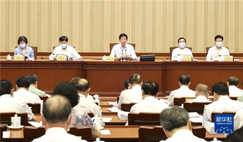 十三届全国人大常委会第三十五次会议在京举行 审议黑土地保护法草案、全国人大常委会议事规则修正草案等 栗战书主持