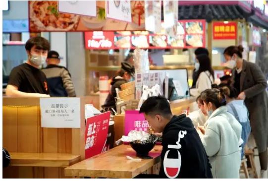 拓展餐饮业“赛道” 让烟火气更温馨
