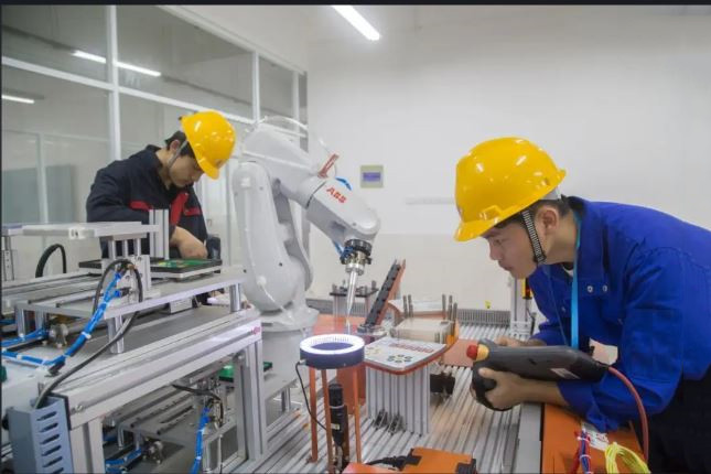让每个高职学生都有人生出彩的机会——沈阳职业技术学院探索“三全五维 三纲九目”素质教育育人模式