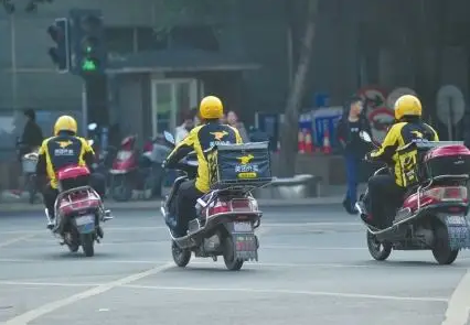 高温津贴的“绿荫”如何覆盖外卖小哥？