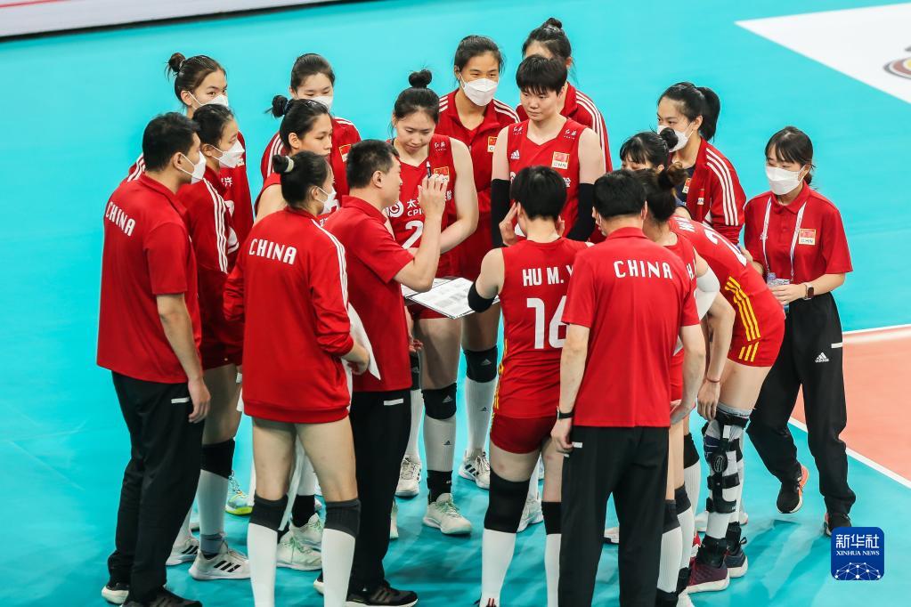 开门红！中国女排3-0横扫韩国队 一波12-0冲垮对手