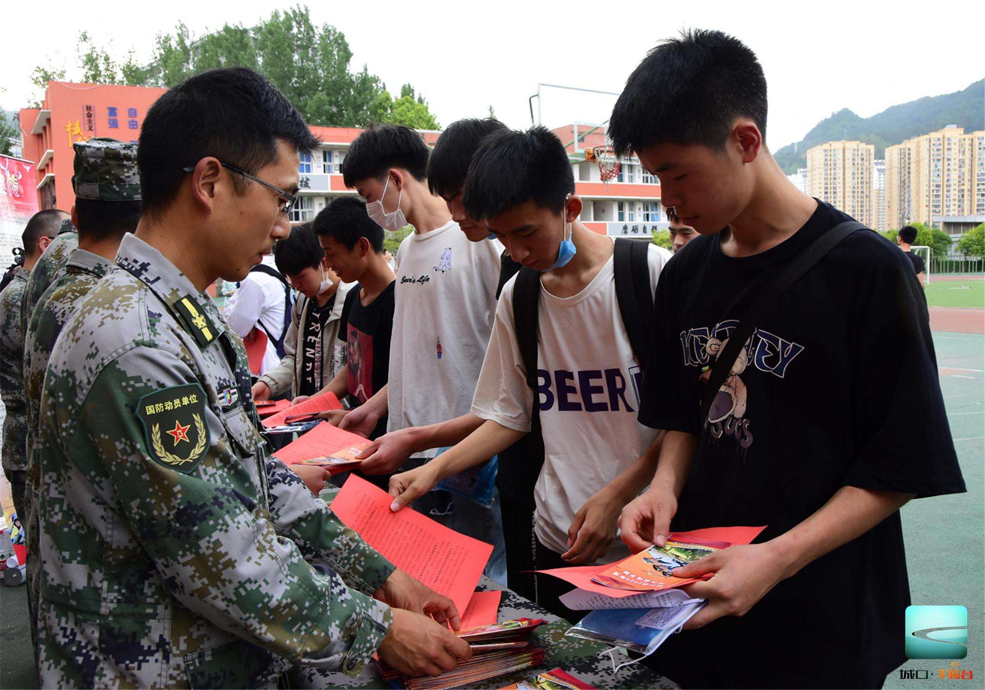 鸡西：大学征兵线上线下宣讲见成效