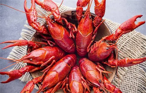 滤镜拉满颜色失真 包装容器千奇百怪 夸张的美食宣传打了谁的脸？