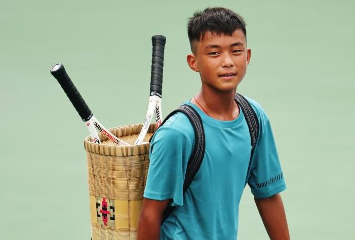 网球“背篓少年”成名背后……