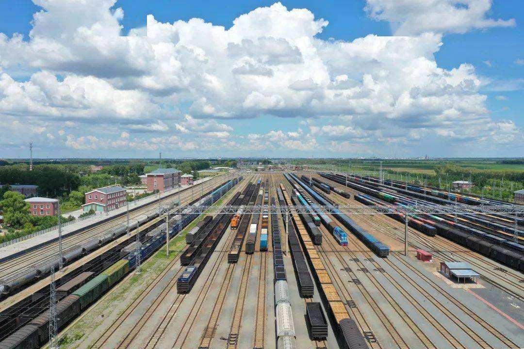 国家铁路货运继续保持高位运行 运输货物环比增长3.01%