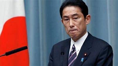 日本岸田内阁不支持率首超支持率