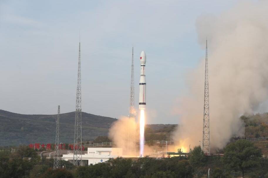 我国成功发射试验十六号A/B星和试验十七号卫星
