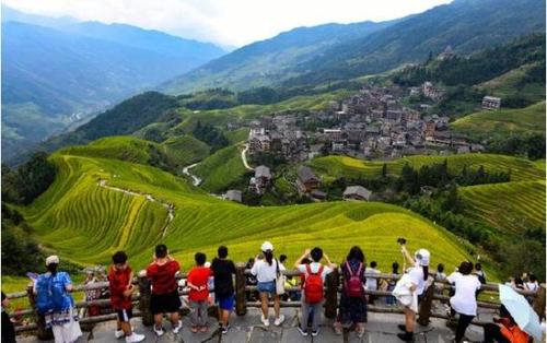 国庆假期4.22亿人次出游 本地游周边游兴起更多新玩法