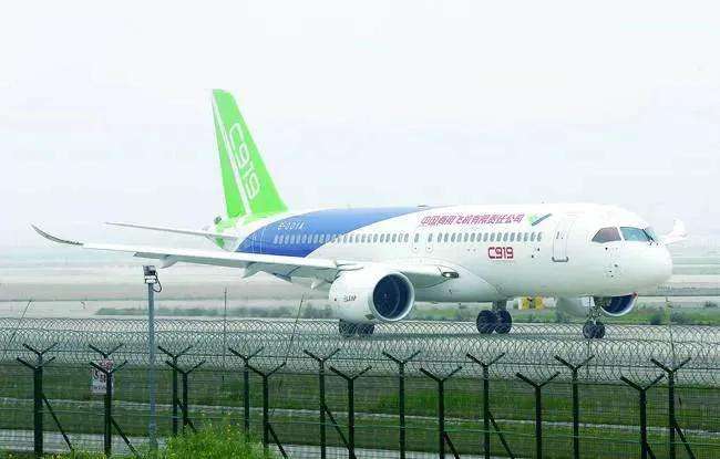 中国东航：首架C919飞机将于今年12月交付东航