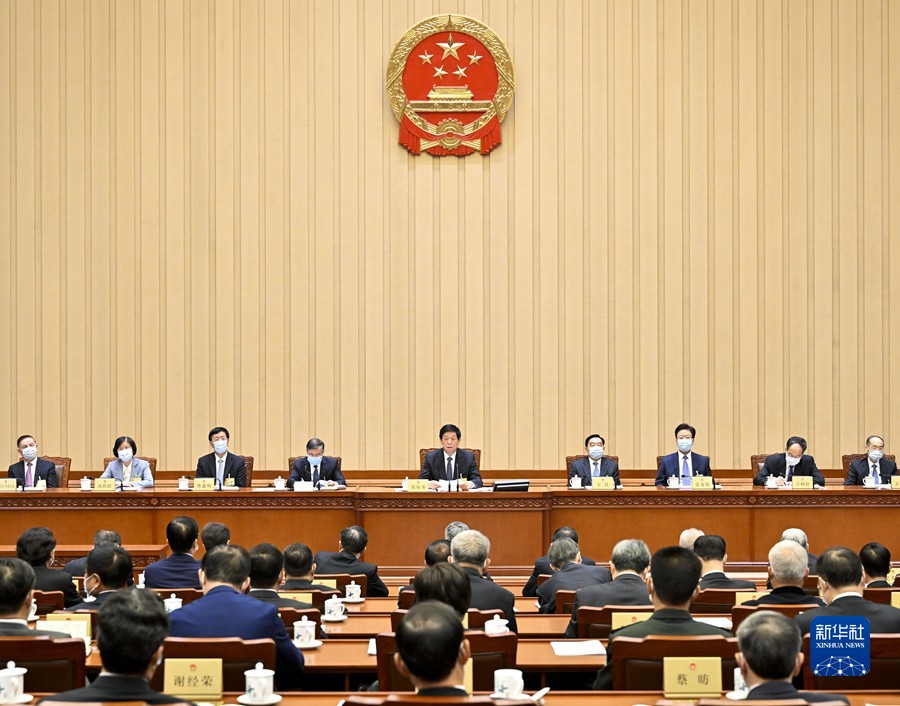 十三届全国人大常委会第三十七次会议在京举行 学习贯彻党的二十大精神 栗战书主持会议并讲话