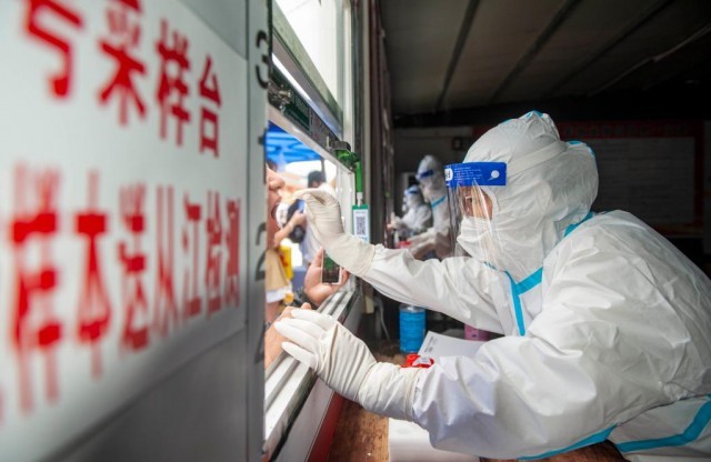 守住不发生规模性疫情的底线——国务院联防联控机制回应热点问题