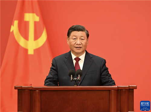 （二十大受权发布）习近平在二十届中共中央政治局常委同中外记者见面时强调 始终坚持一切为了人民一切依靠人民 以中国式现代化全面推进中华民族伟大复兴