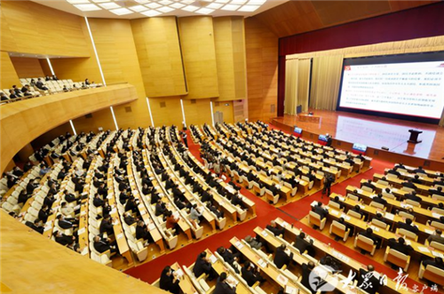 学习贯彻党的二十大精神中央宣讲团报告会在济南举行