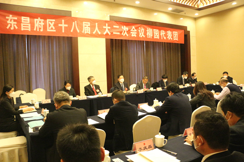 李超参加柳园代表团审议《政府工作报告》时强调加快产业转型升级 推动城市品质更大提升