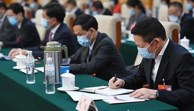 十三届全国人大代表提出的43750件建议全部办理完成——“金点子”促发展惠民生