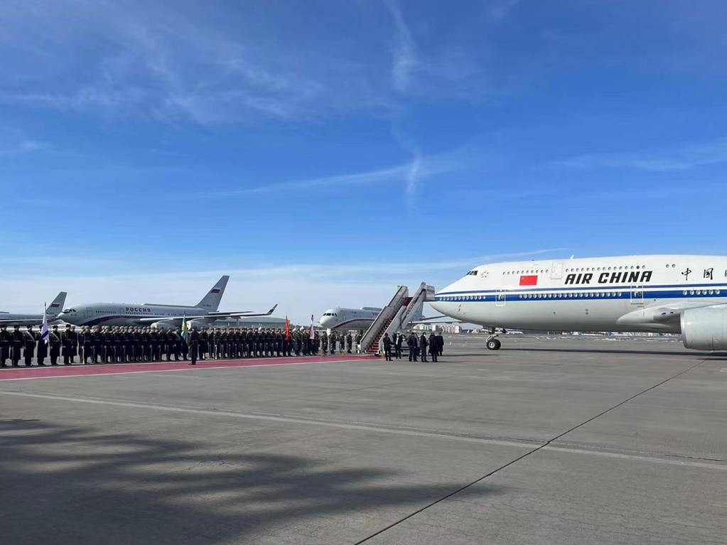 高清大图丨习主席抵达莫斯科，俄方隆重欢迎