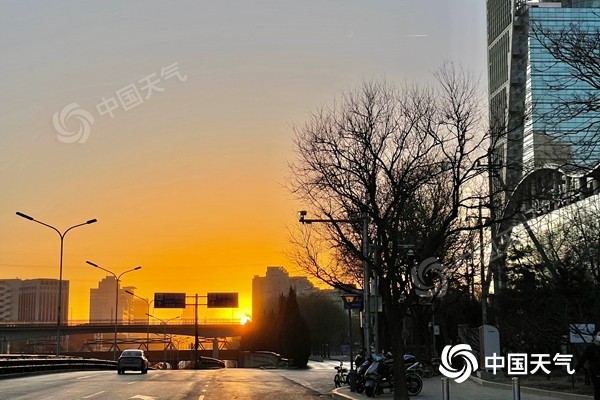 北京今天晴暖升级最高温20℃ 阵风5级需注意防风防火