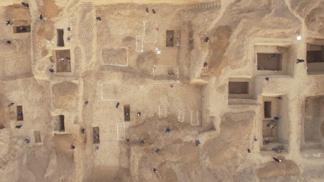 河南三门峡发现570座古墓葬 出土战国铜编钟