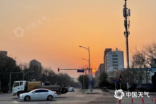 北京今天晴转多云最高温21℃ 花粉浓度极高需注意防护