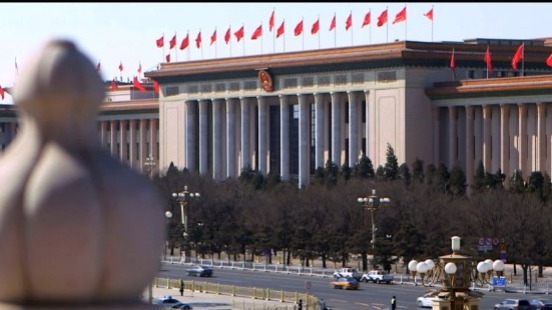 为群众带来实实在在好处的民主——国际社会透过两会看中国民主
