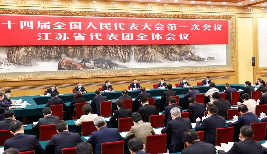 习近平：真正把青少年培养成为拥有“四个自信”的孩子