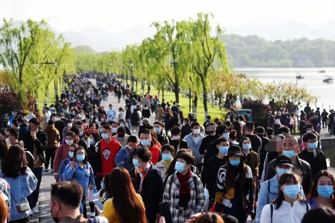 “人从众”的“五一”假期，如何获得更优体验？