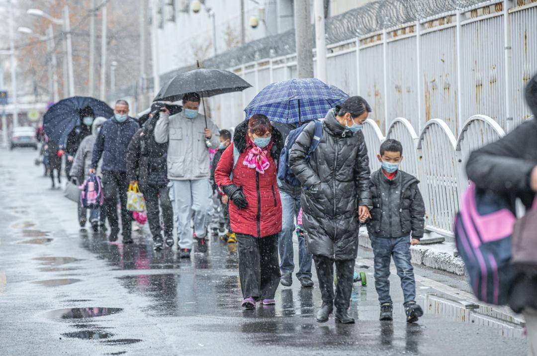 北方多地最高气温不足10℃ 陕西山西等地仍有强降雪