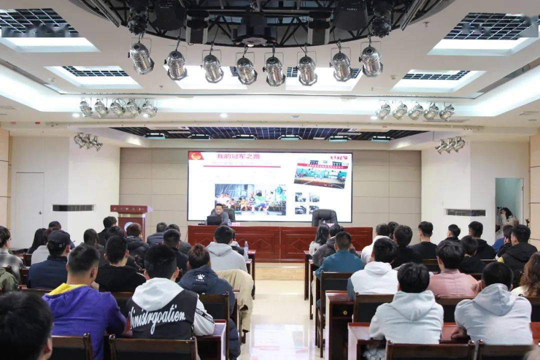 在讲好党的创新理论中贡献青年力量