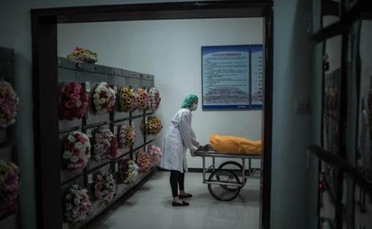学殡葬的00后女孩：面对死亡 大多数人挺自私