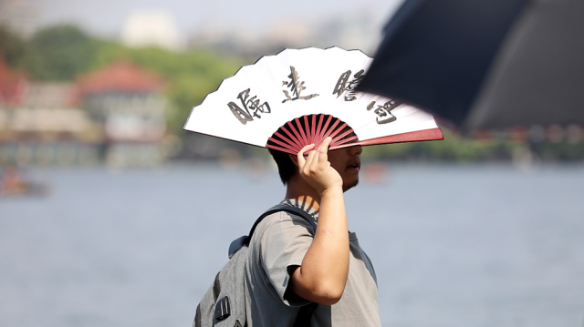 昨日全国气温榜前十门槛超36℃，今夏大家还会“热哭”吗？