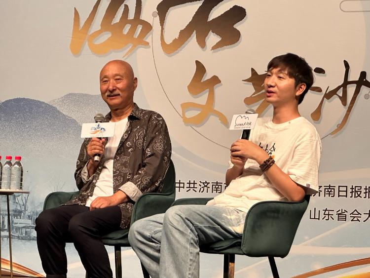 演员陈佩斯携新剧来济南了！直呼鲁菜吃着“解恨”