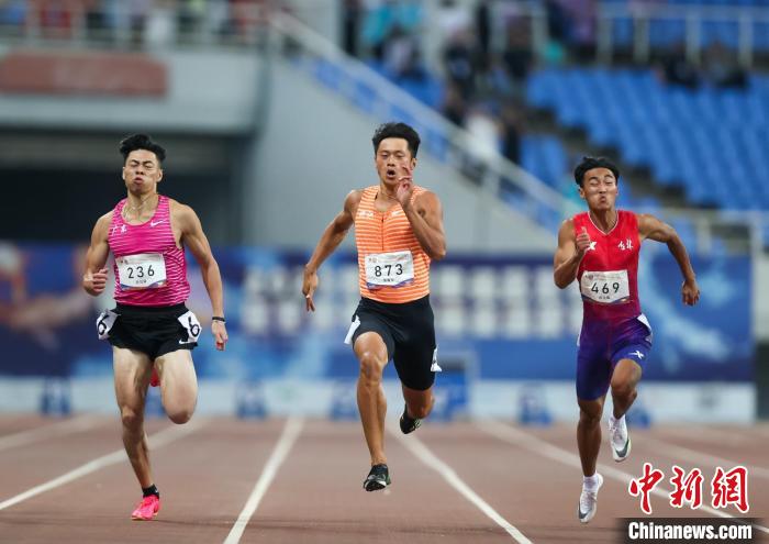 百米飞人大战胜出，谢震业对新人崛起感到欣慰