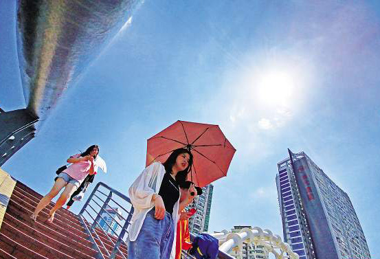 西北地区降水频繁凉意显 江南华南高温闷热天气频现