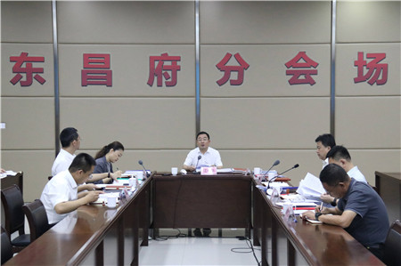 东昌府区人民政府党组理论学习中心组进行集体学习